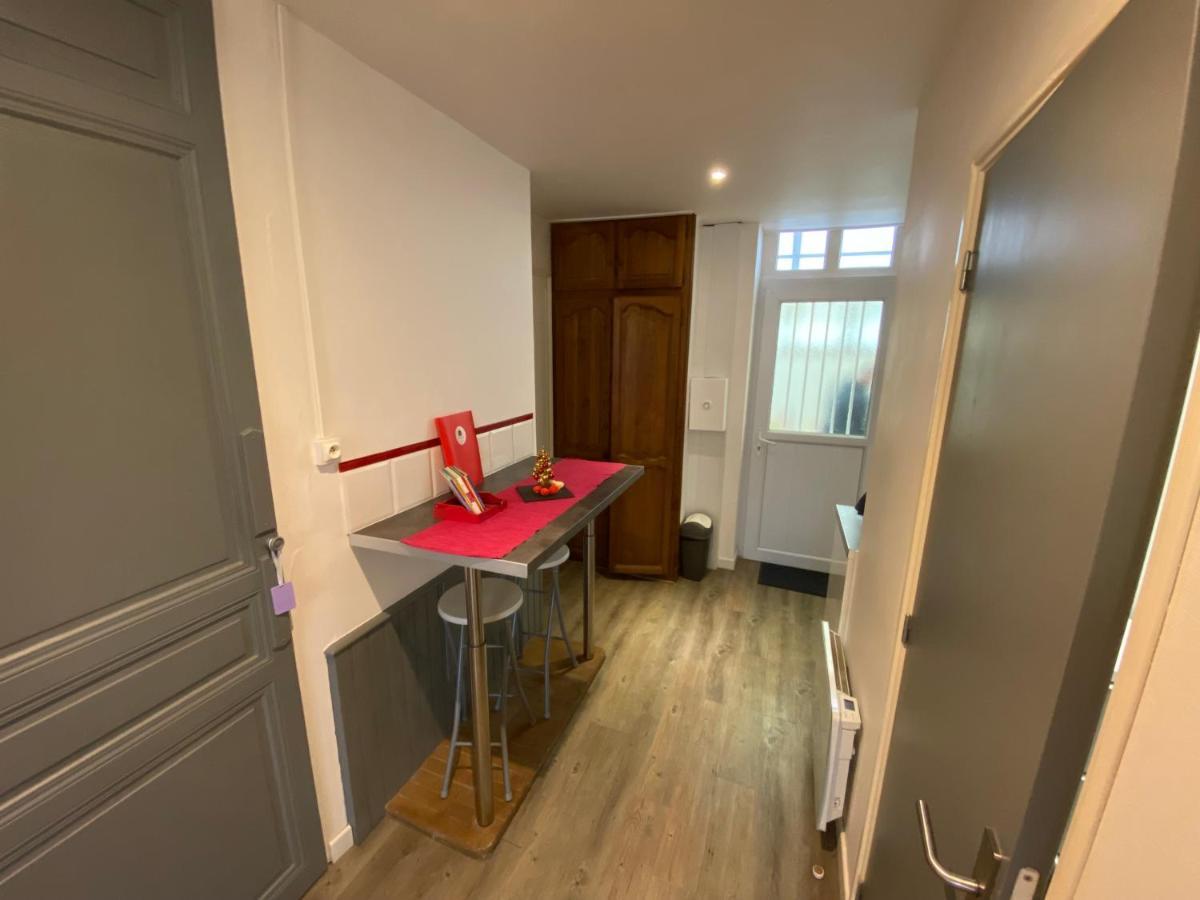 Au Bouquet Troyen - Wifi - Calme Et Tranquillite Apartment Троа Екстериор снимка