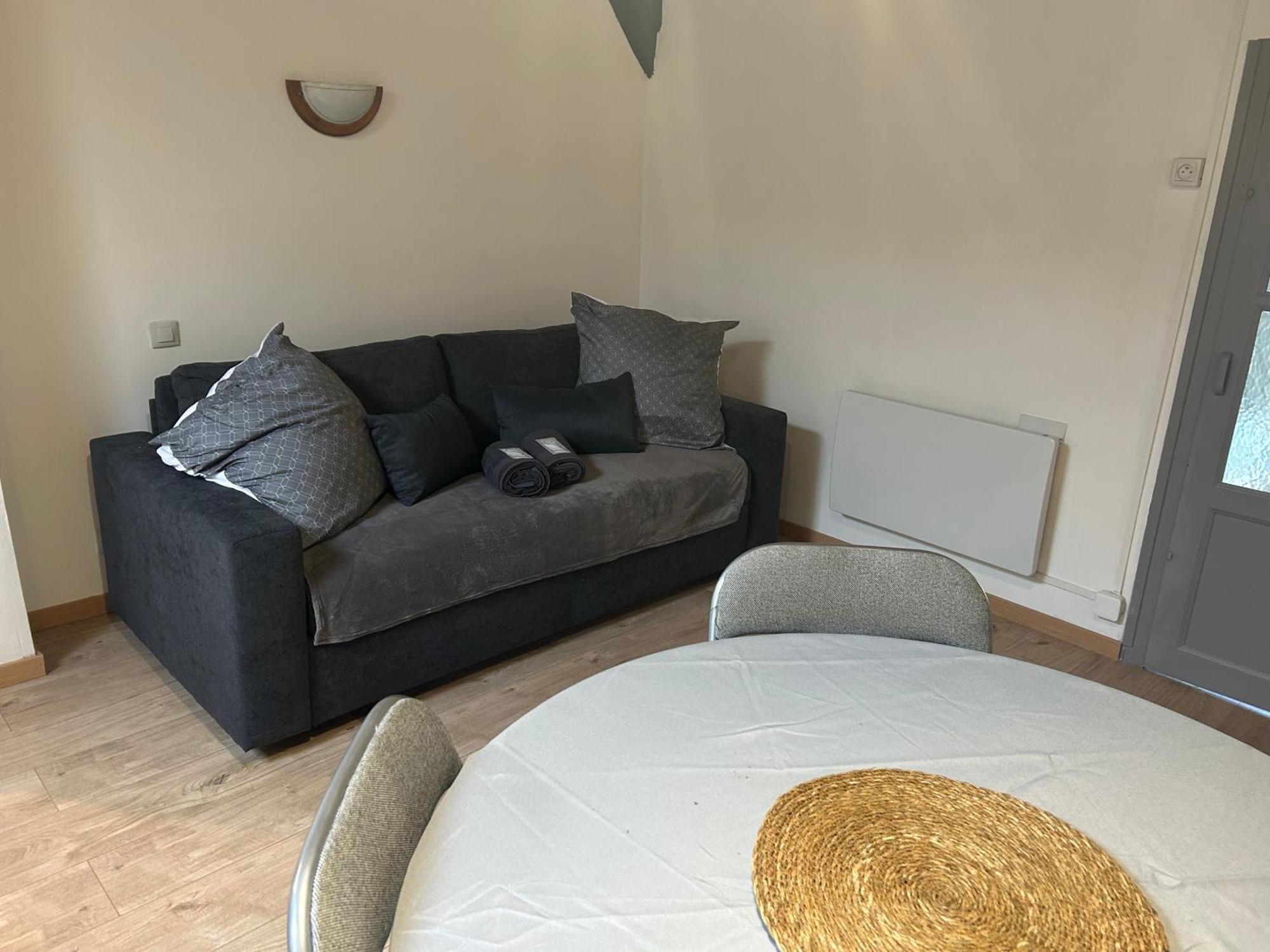 Au Bouquet Troyen - Wifi - Calme Et Tranquillite Apartment Троа Екстериор снимка