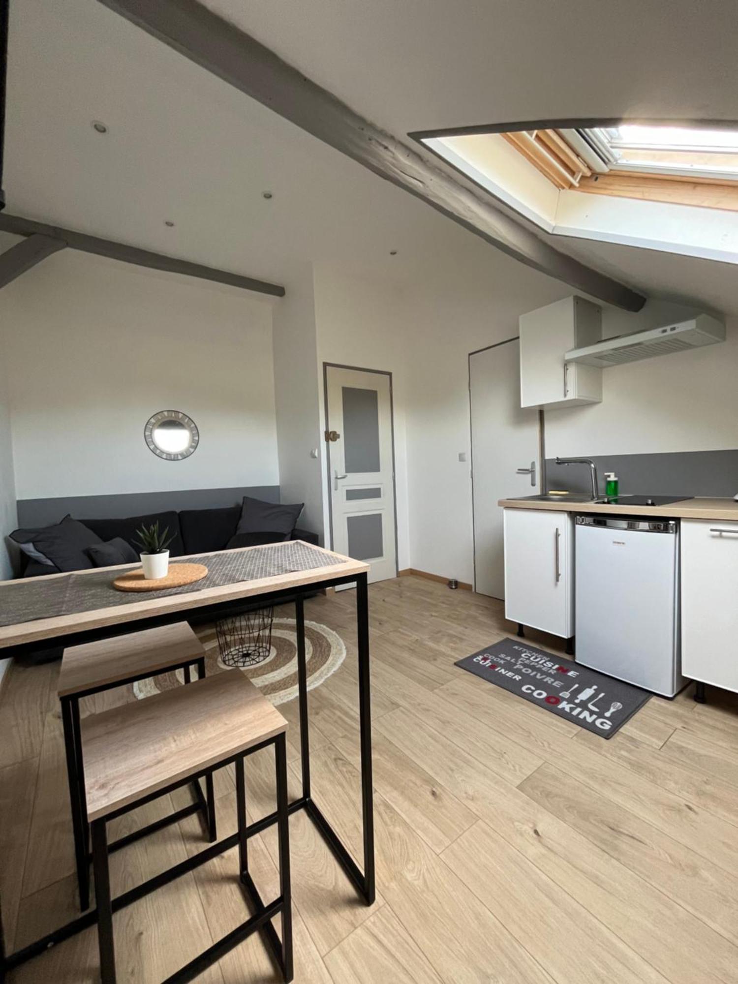 Au Bouquet Troyen - Wifi - Calme Et Tranquillite Apartment Троа Екстериор снимка