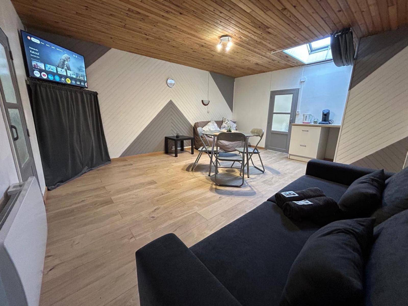 Au Bouquet Troyen - Wifi - Calme Et Tranquillite Apartment Троа Екстериор снимка