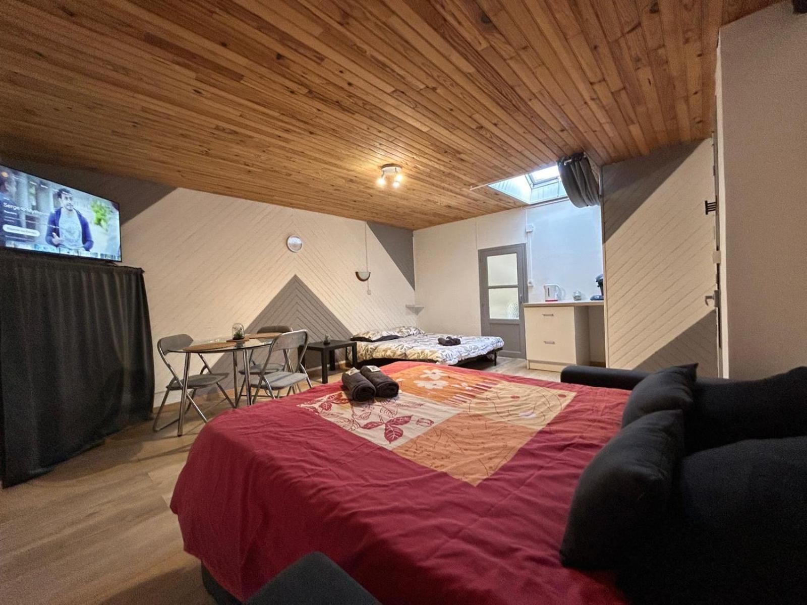 Au Bouquet Troyen - Wifi - Calme Et Tranquillite Apartment Троа Екстериор снимка